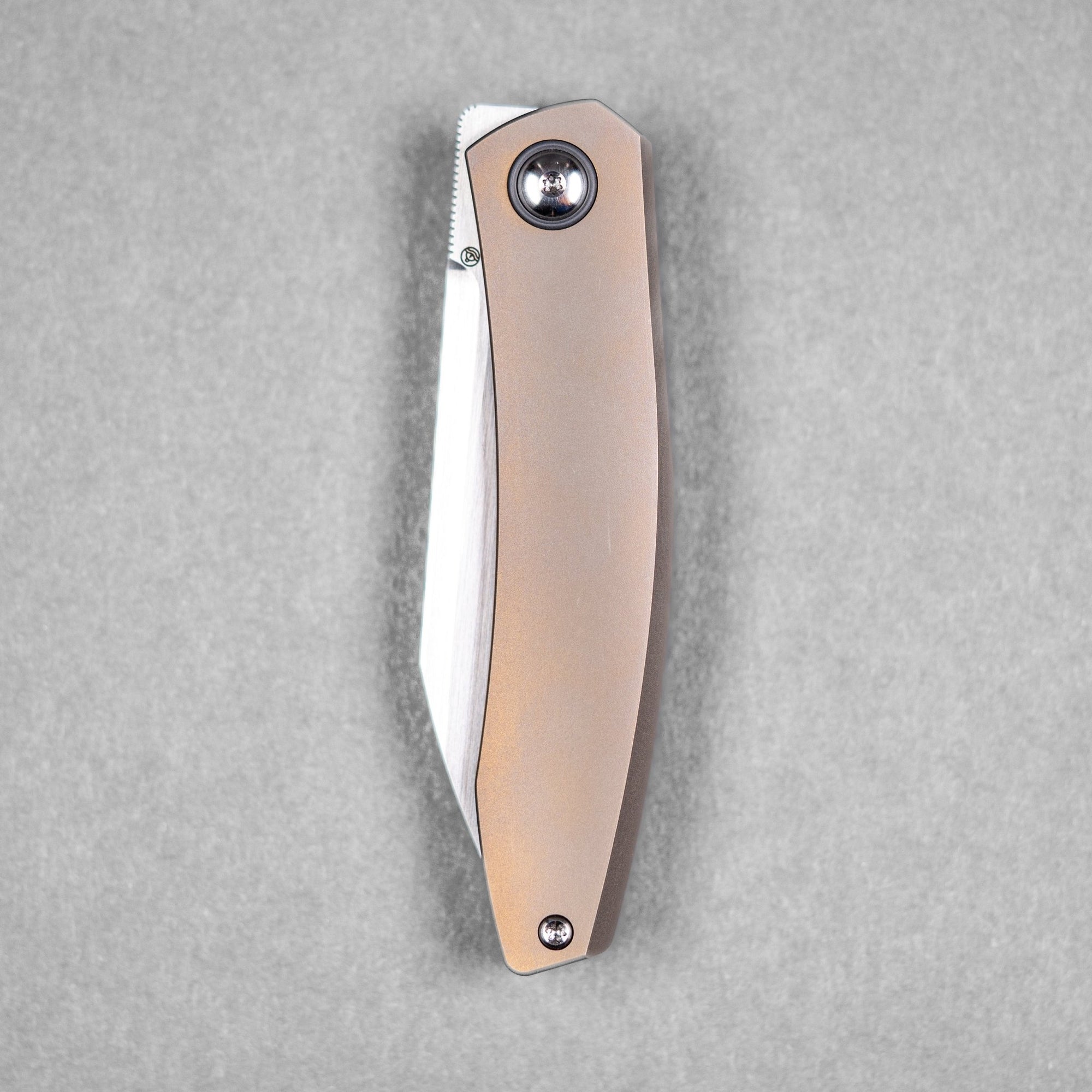 Pre - Order: URBAN Chimarra - Hand - Rubbed Magnacut & Bronze Anodized Titanium w/ Zirc Pivot Collar & Clip - URBAN EDC®