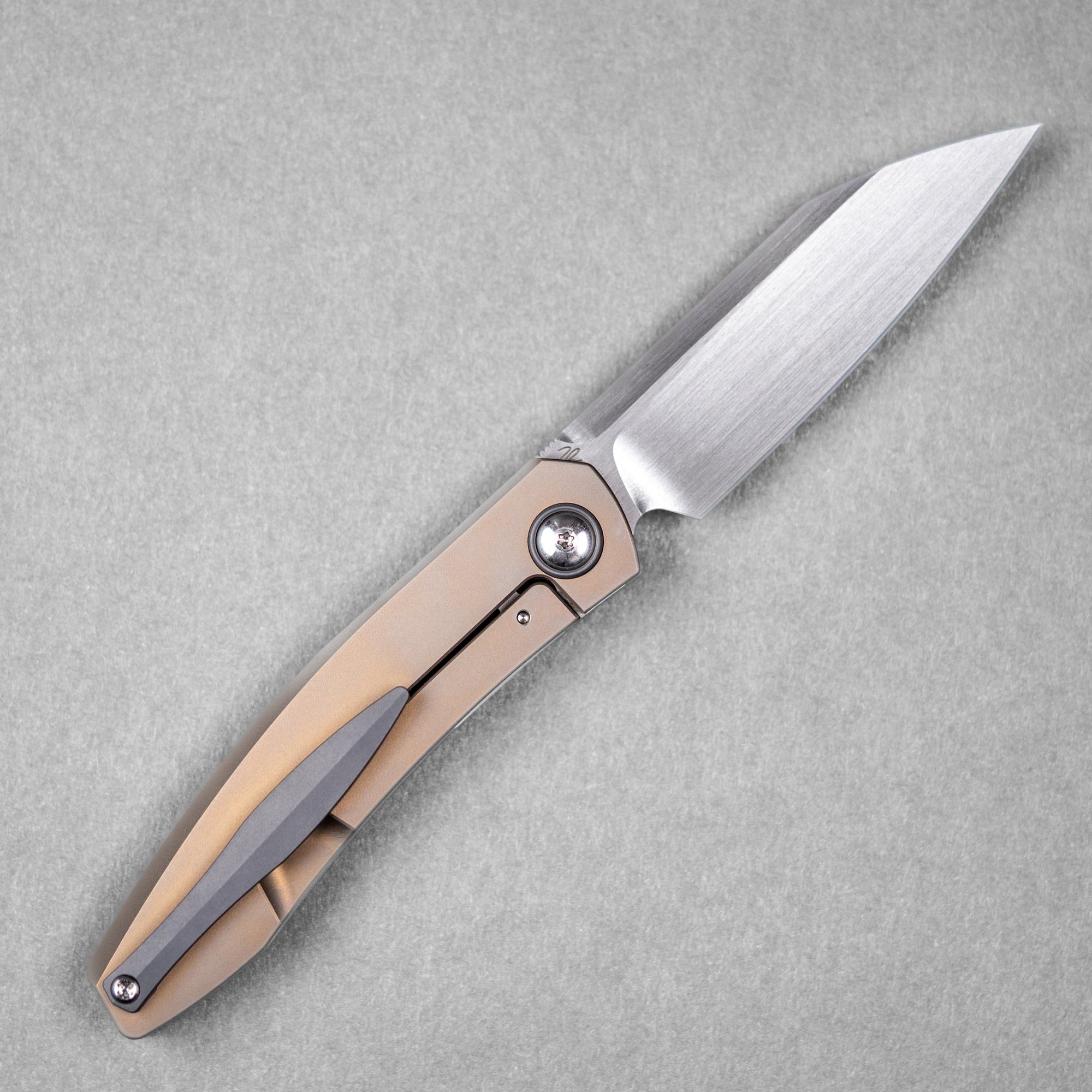 Pre - Order: URBAN Chimarra - Hand - Rubbed Magnacut & Bronze Anodized Titanium w/ Zirc Pivot Collar & Clip - URBAN EDC®