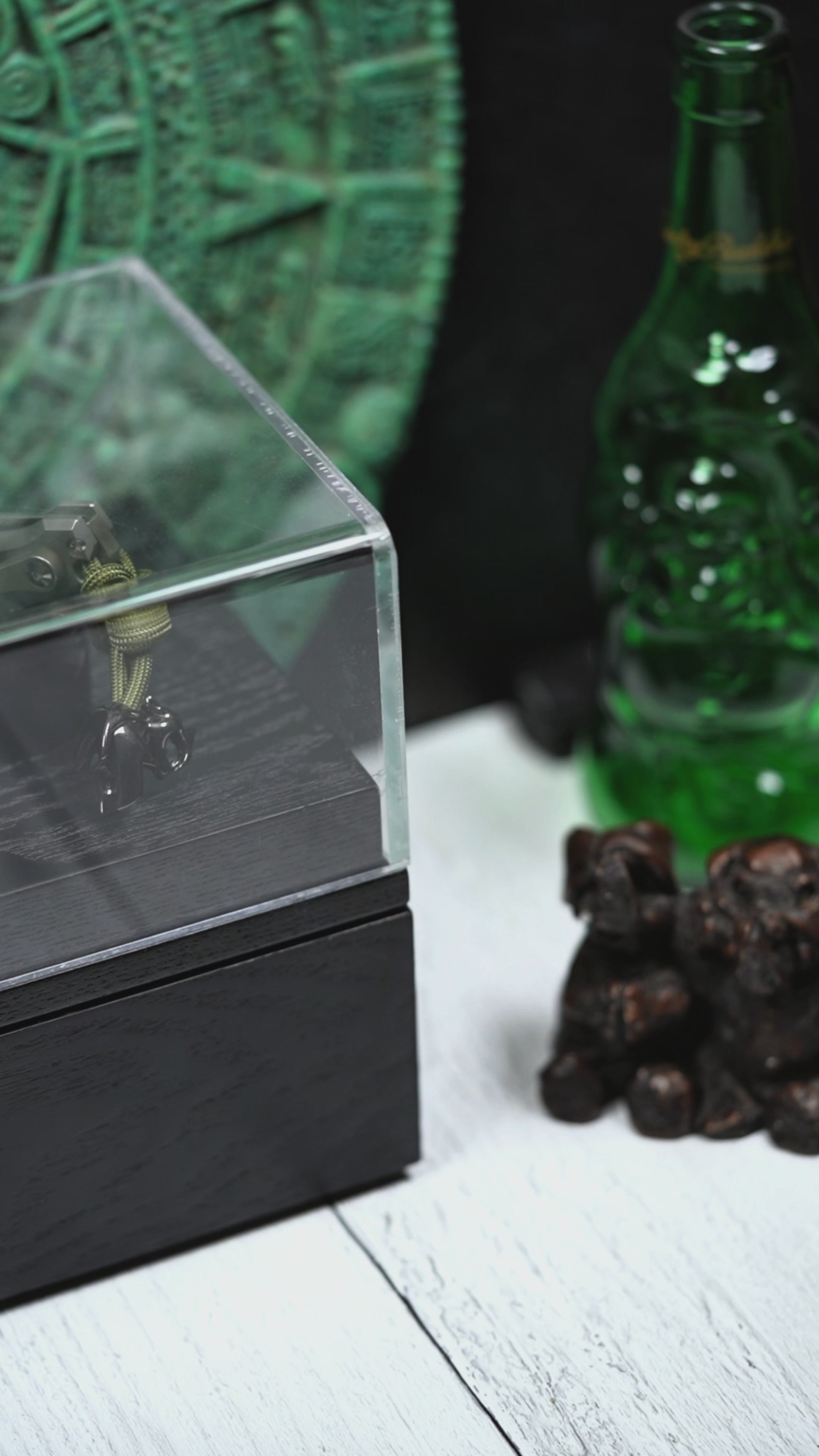 Reylight x URBAN Pineapple Mini Flashlight - Black Oil Ti Chaos