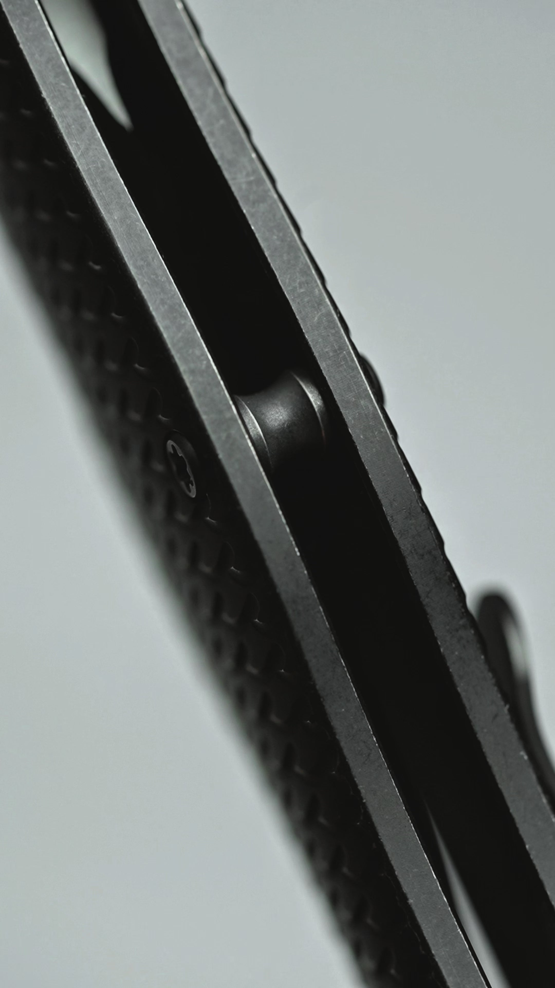 URBAN Castellan - Darkwashed Magnacut & Blackwashed Titanium w