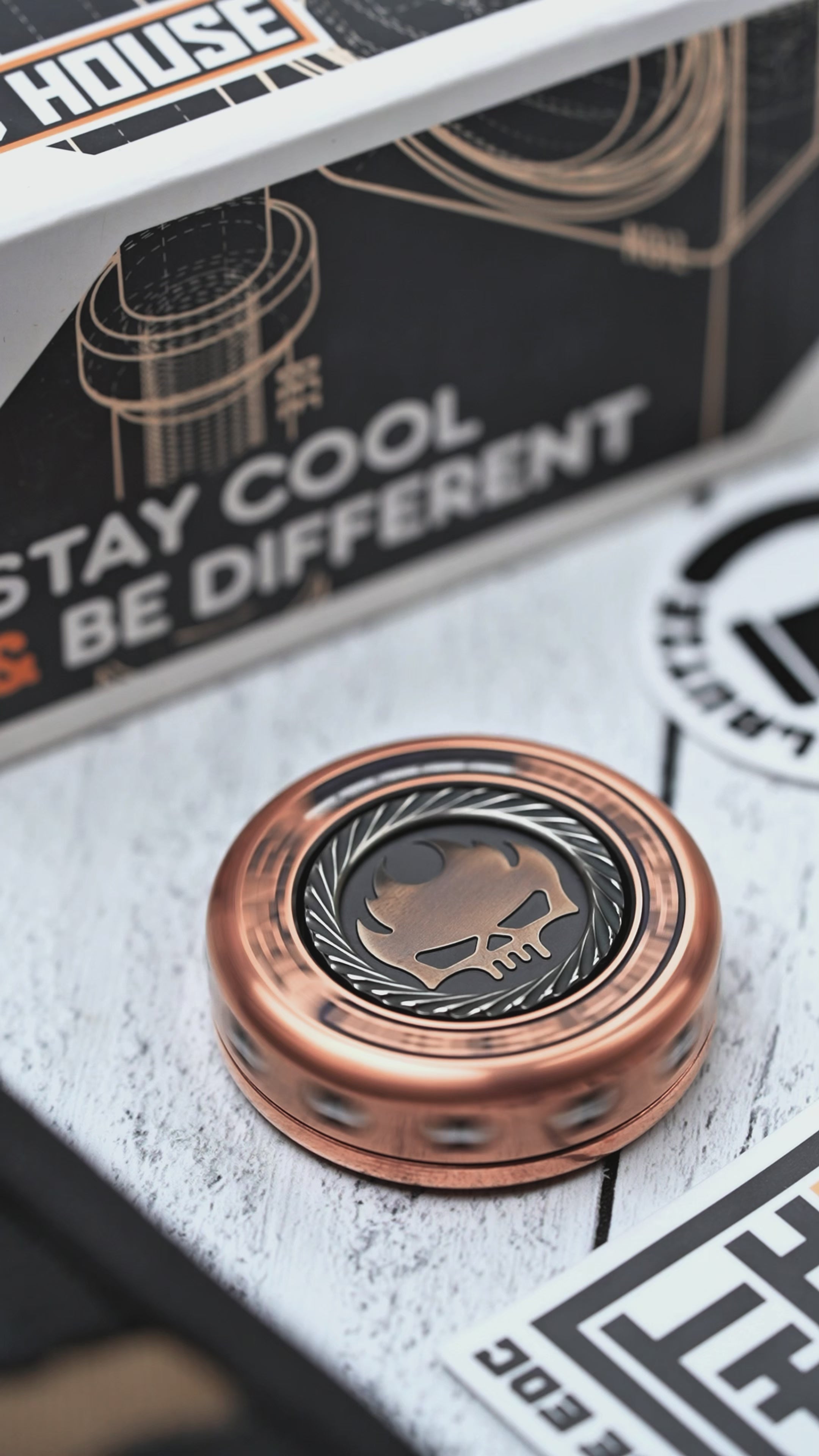 Lautie Mini Dealer Fidget Spinner - Copper & Zirconium – URBAN EDC®