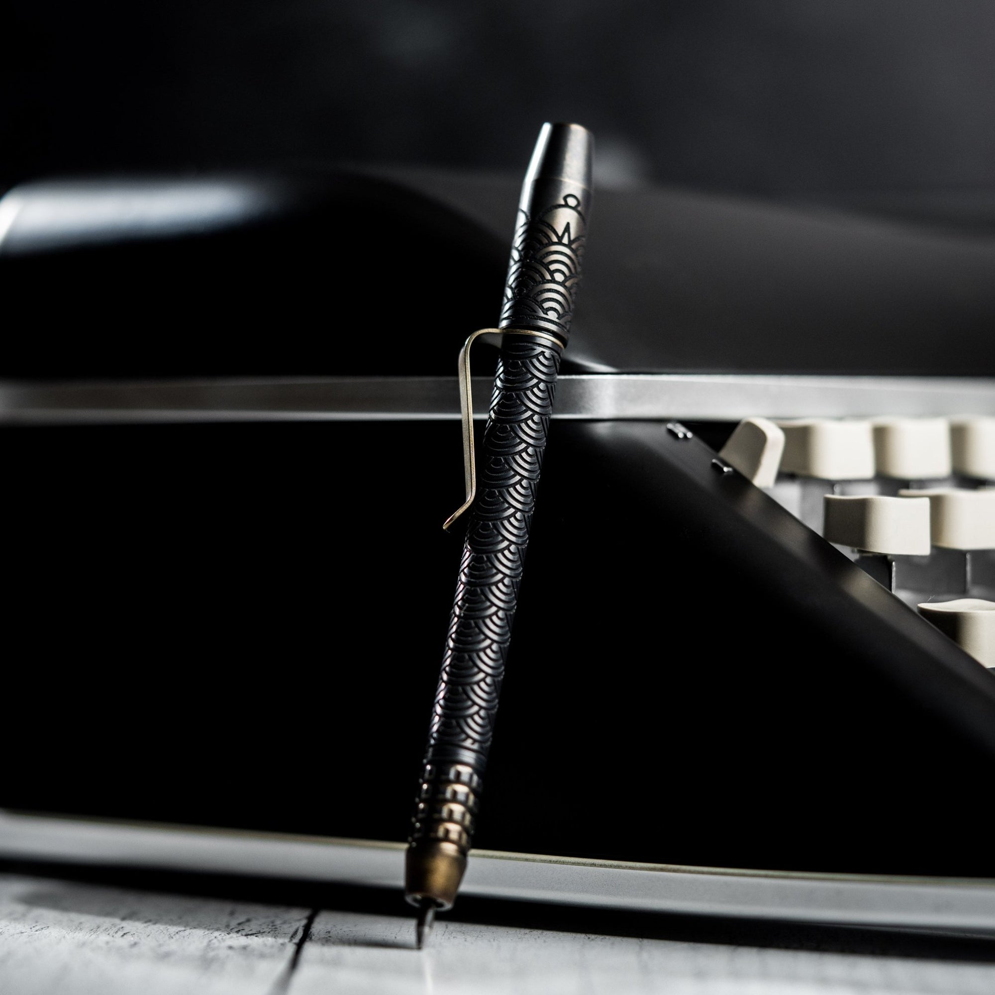 Ti2 Design x URBAN TechLiner Shorty Grid Pen - TRD Ti Seigaiha (Yamato Exclusive) - URBAN EDC®