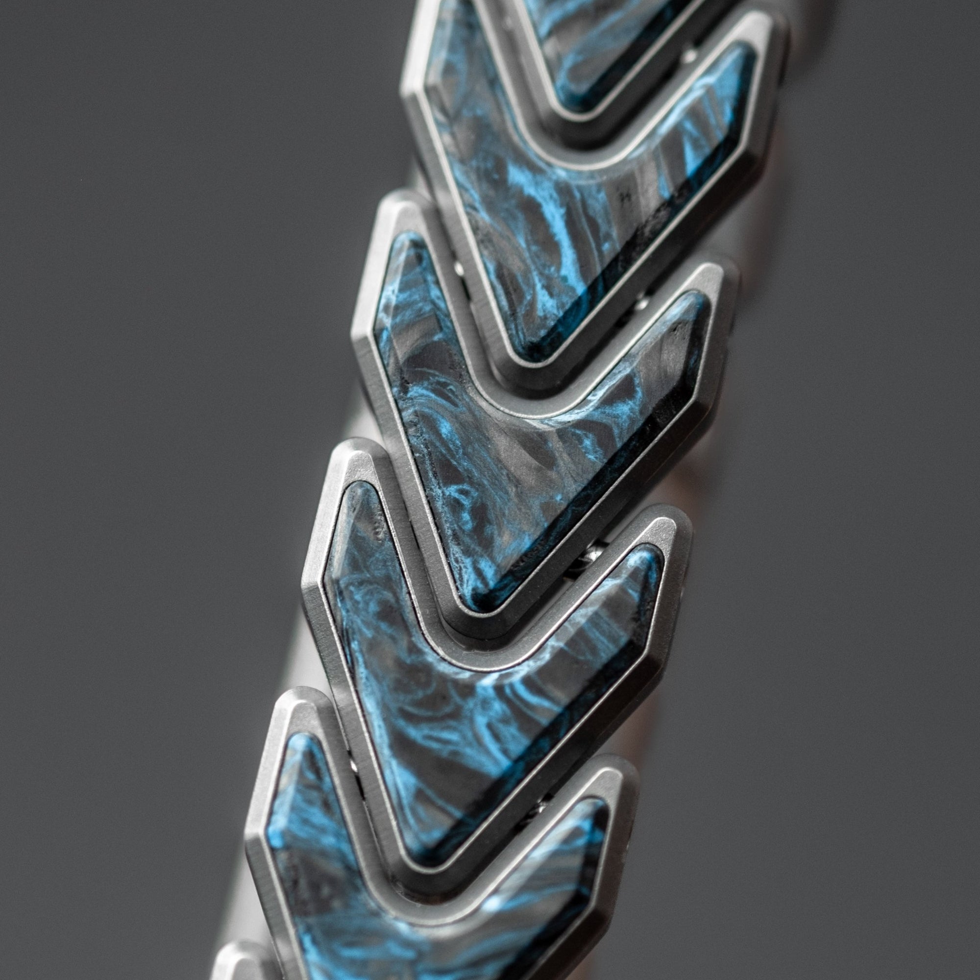 Tomas Makes Vector Bracelet - Titanium w/ Dark Matter Blue (Custom) - URBAN EDC®