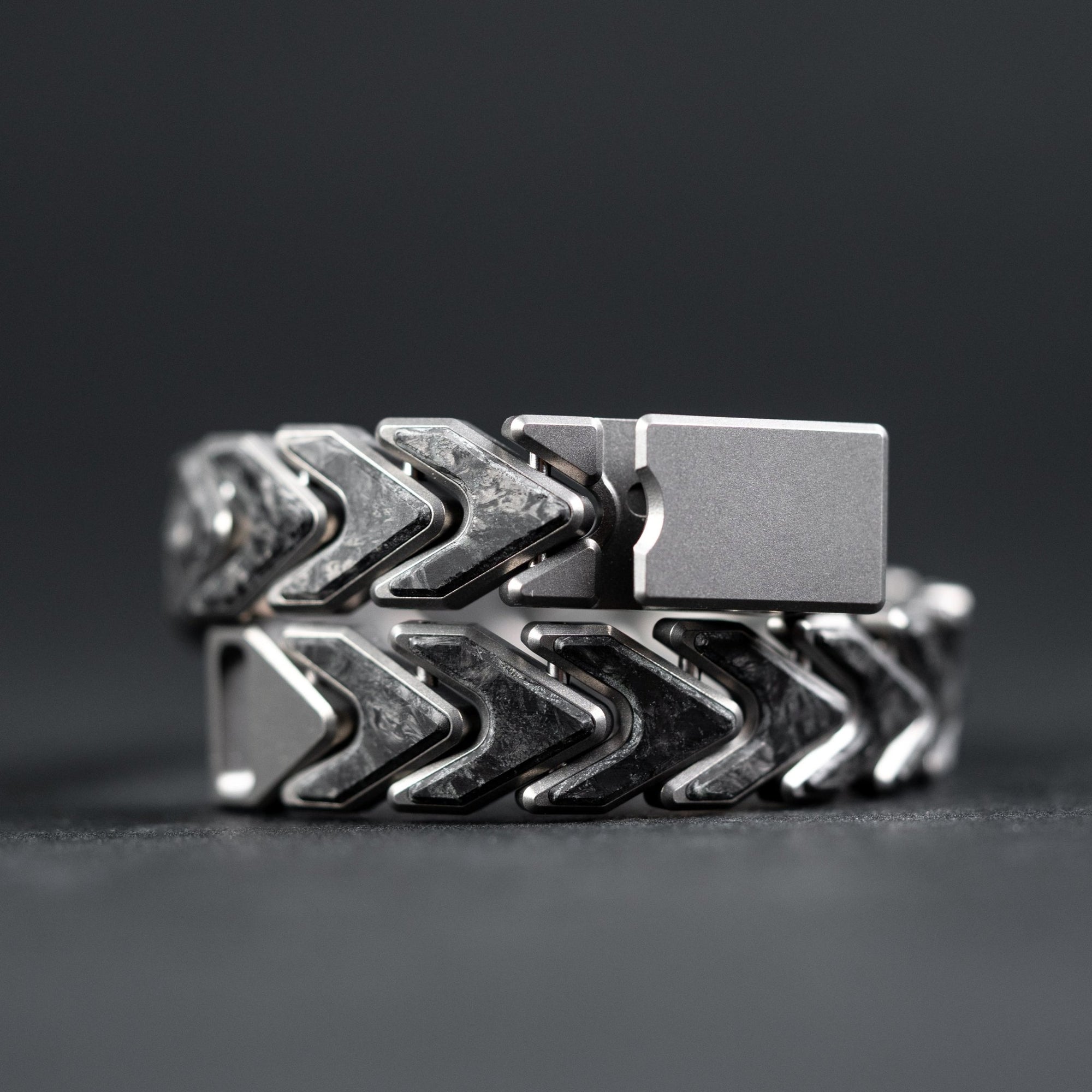 Tomas Makes Vector Bracelet - Titanium w/ Dark Matter Glow (Custom) - URBAN EDC®