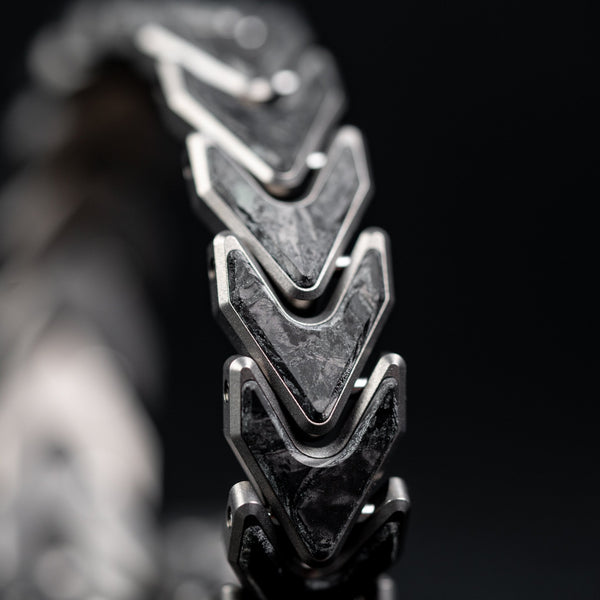 Tomas Makes Vector Bracelet - Titanium w/ Dark Matter Glow (Custom) - URBAN EDC®