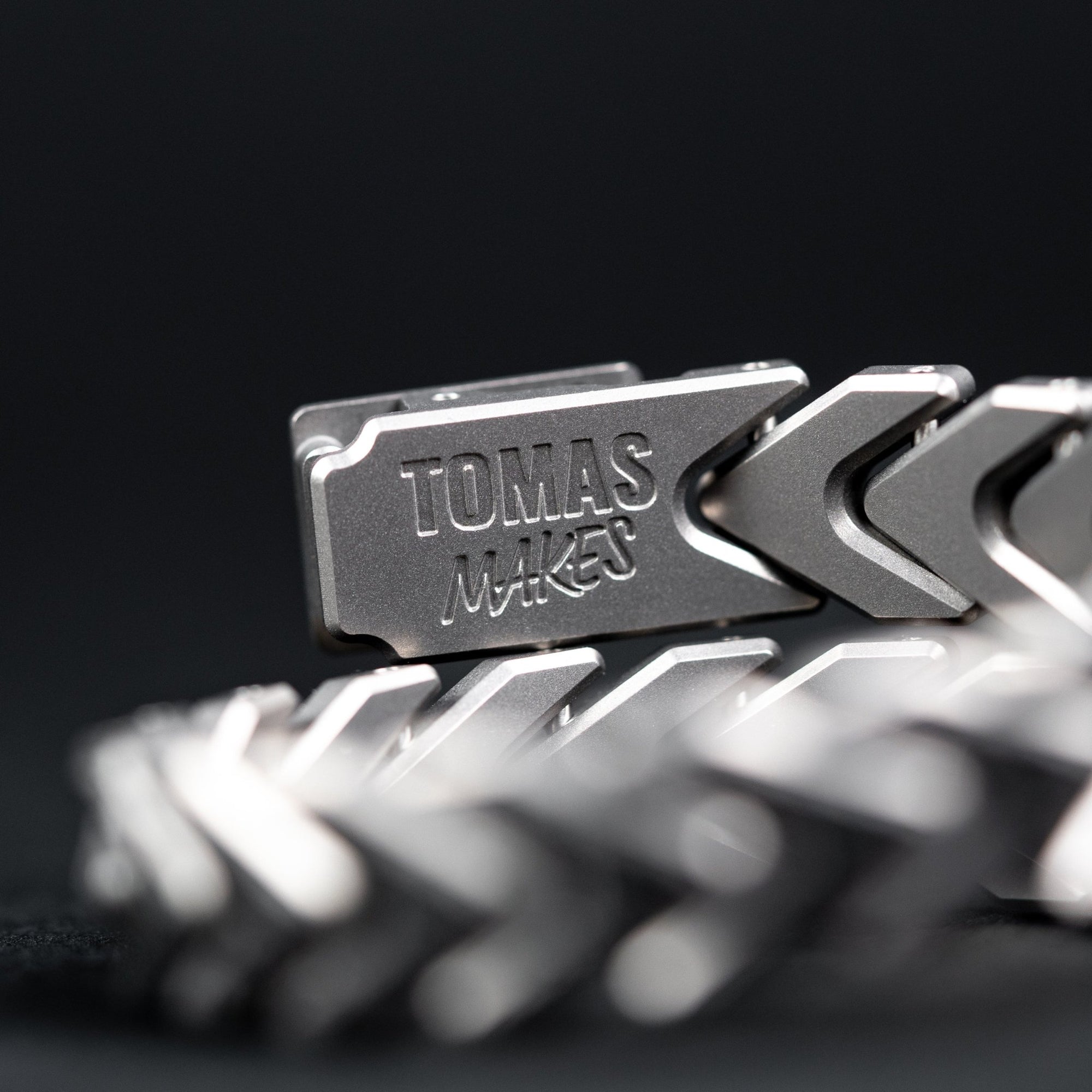 Tomas Makes Vector Bracelet - Titanium w/ Dark Matter Glow (Custom) - URBAN EDC®