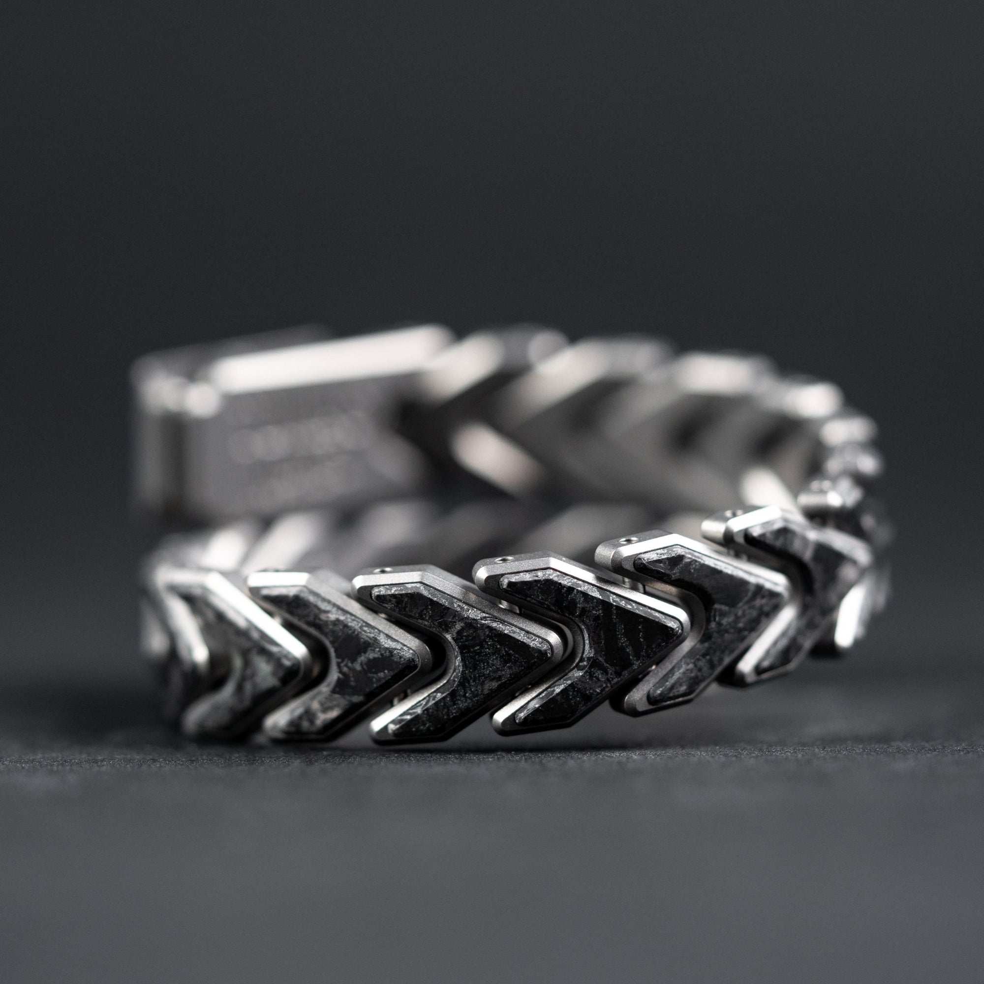 Tomas Makes Vector Bracelet - Titanium w/ Dark Matter Glow (Custom) - URBAN EDC®