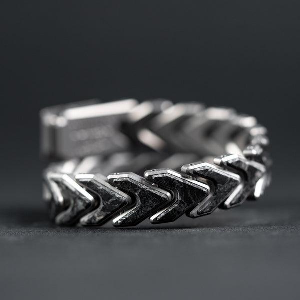 Tomas Makes Vector Bracelet - Titanium w/ Dark Matter Glow (Custom) - URBAN EDC®