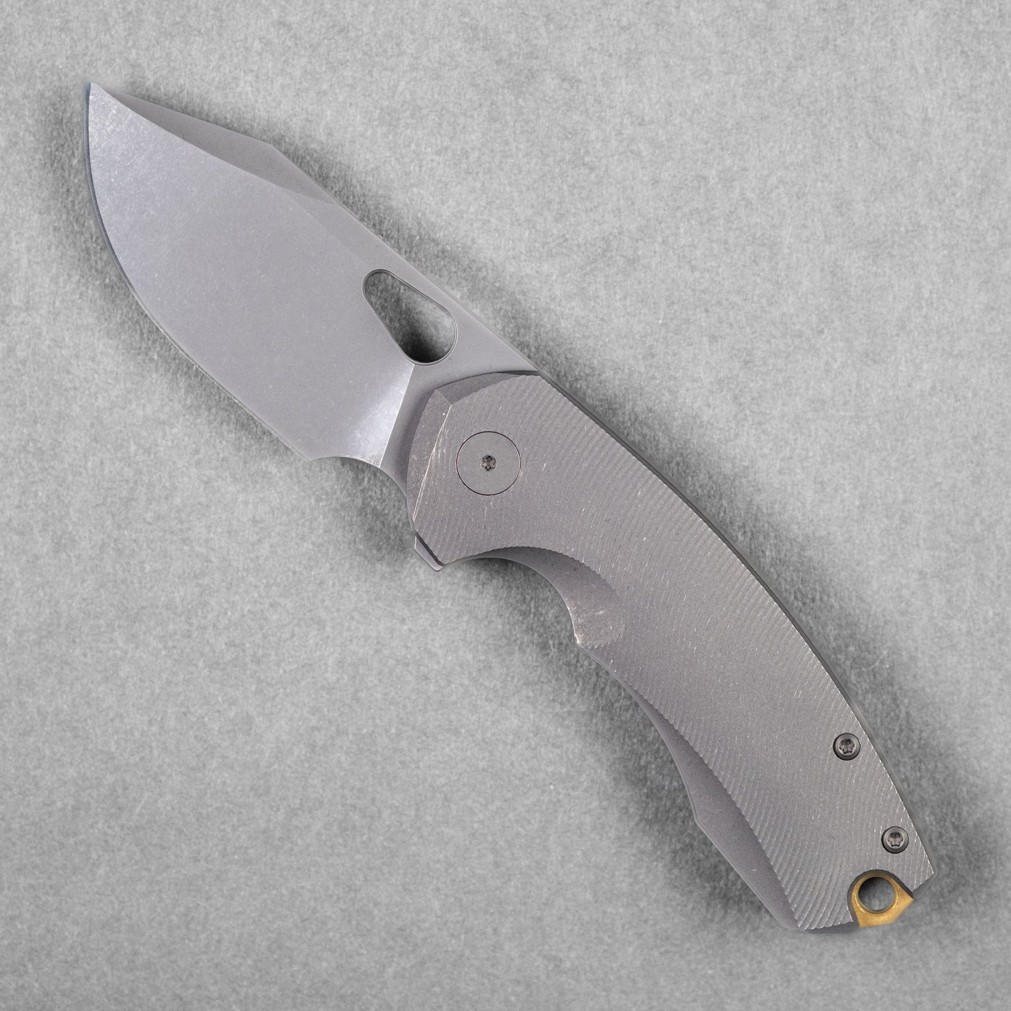 URBAN Becerro - Darkwashed Magnacut & Darkwashed Titanium w/ Micro Milling - URBAN EDC®