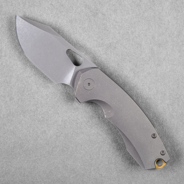 URBAN Becerro - Darkwashed Magnacut & Darkwashed Titanium w/ Micro Milling - URBAN EDC®