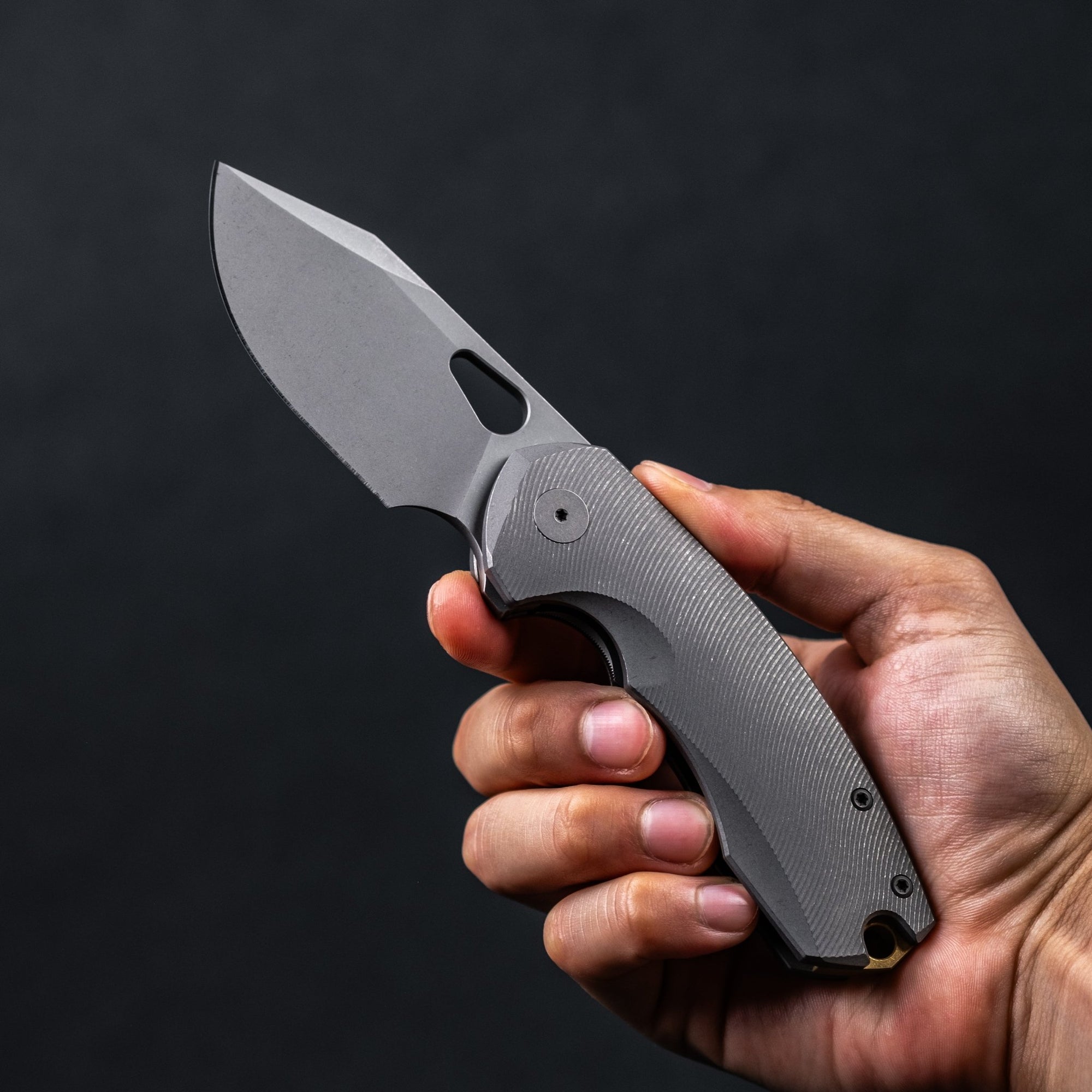 URBAN Becerro - Darkwashed Magnacut & Darkwashed Titanium w/ Micro Milling - URBAN EDC®