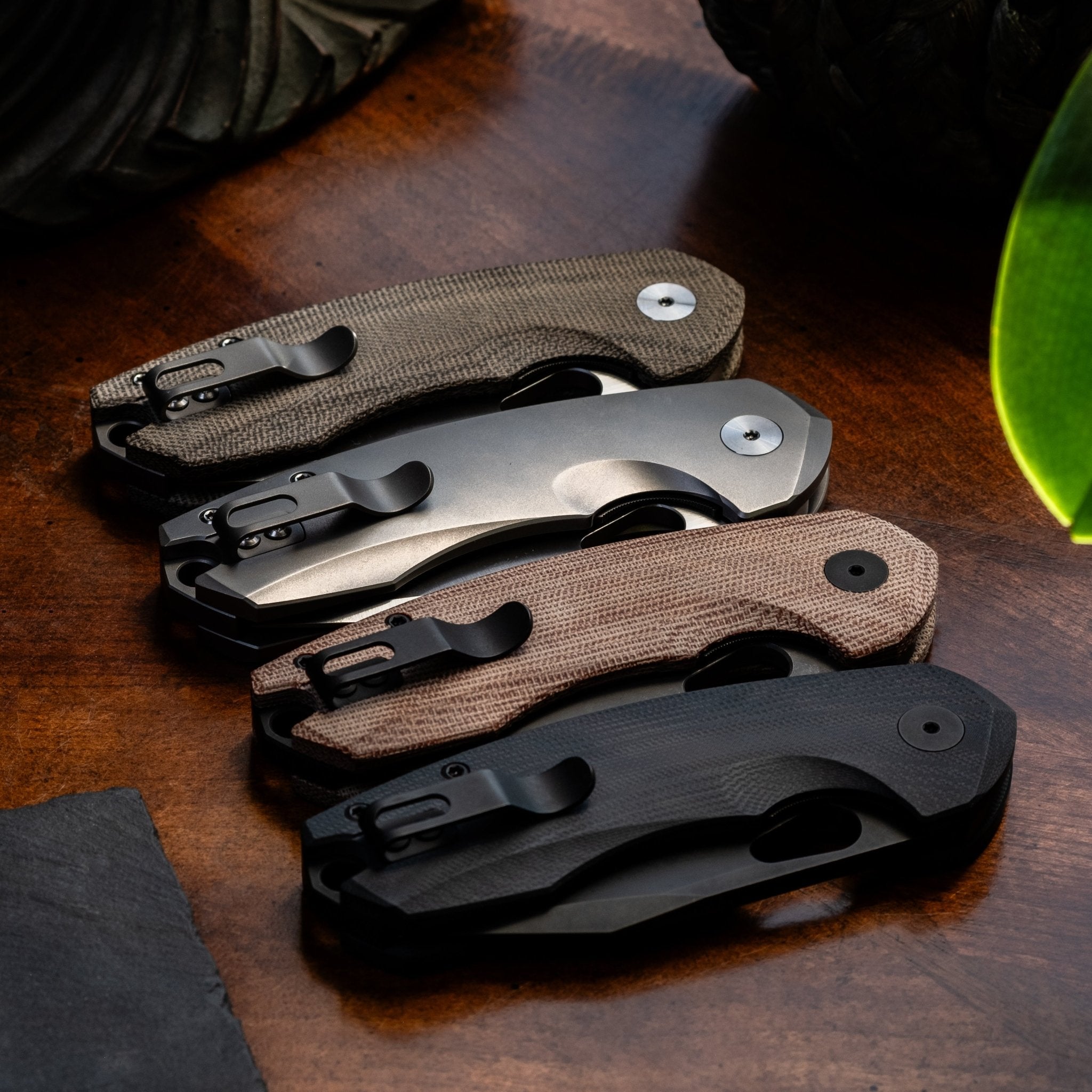URBAN Becerro - Satin S90V & Green Micarta – URBAN EDC®