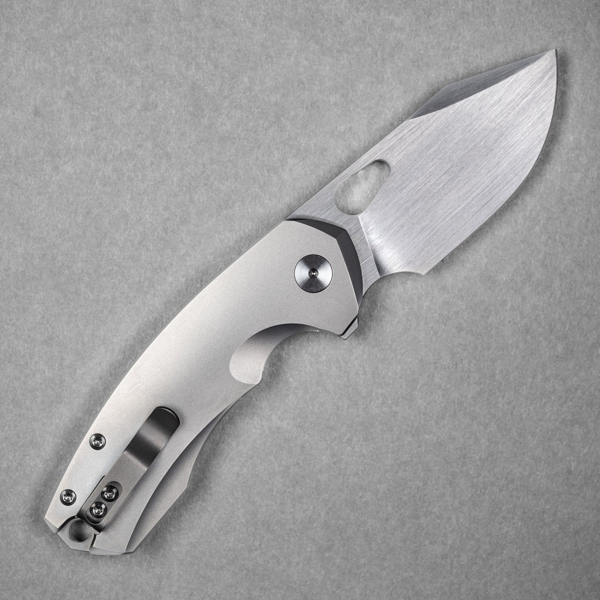 URBAN Becerro - Hand - Rubbed Magnacut & Plain Titanium - URBAN EDC®