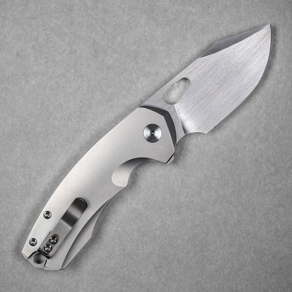 URBAN Becerro - Hand - Rubbed Magnacut & Plain Titanium - URBAN EDC®