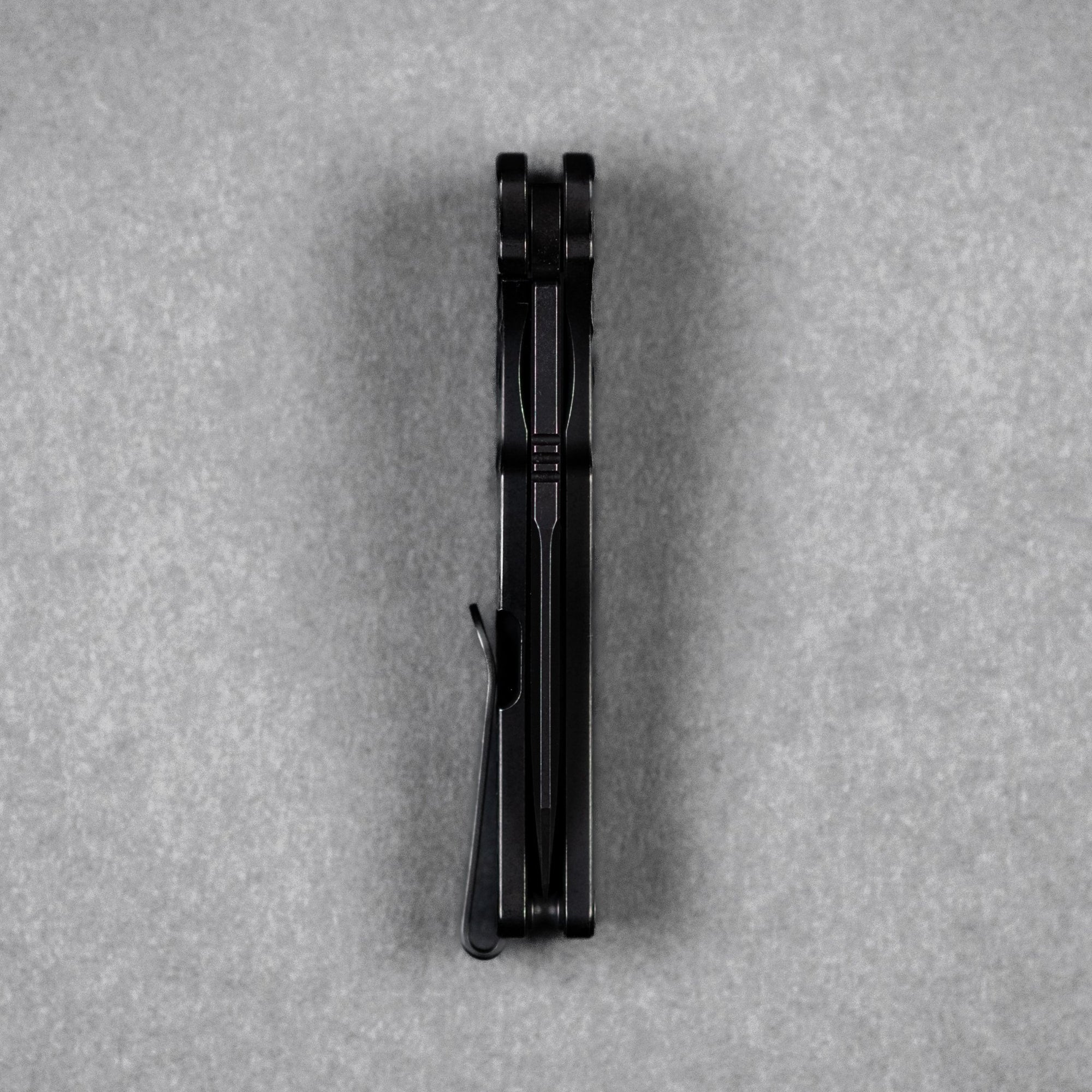 URBAN Castellan - Blackwashed Magnacut & Blackwashed Titanium w/ Rock Texture - URBAN EDC®