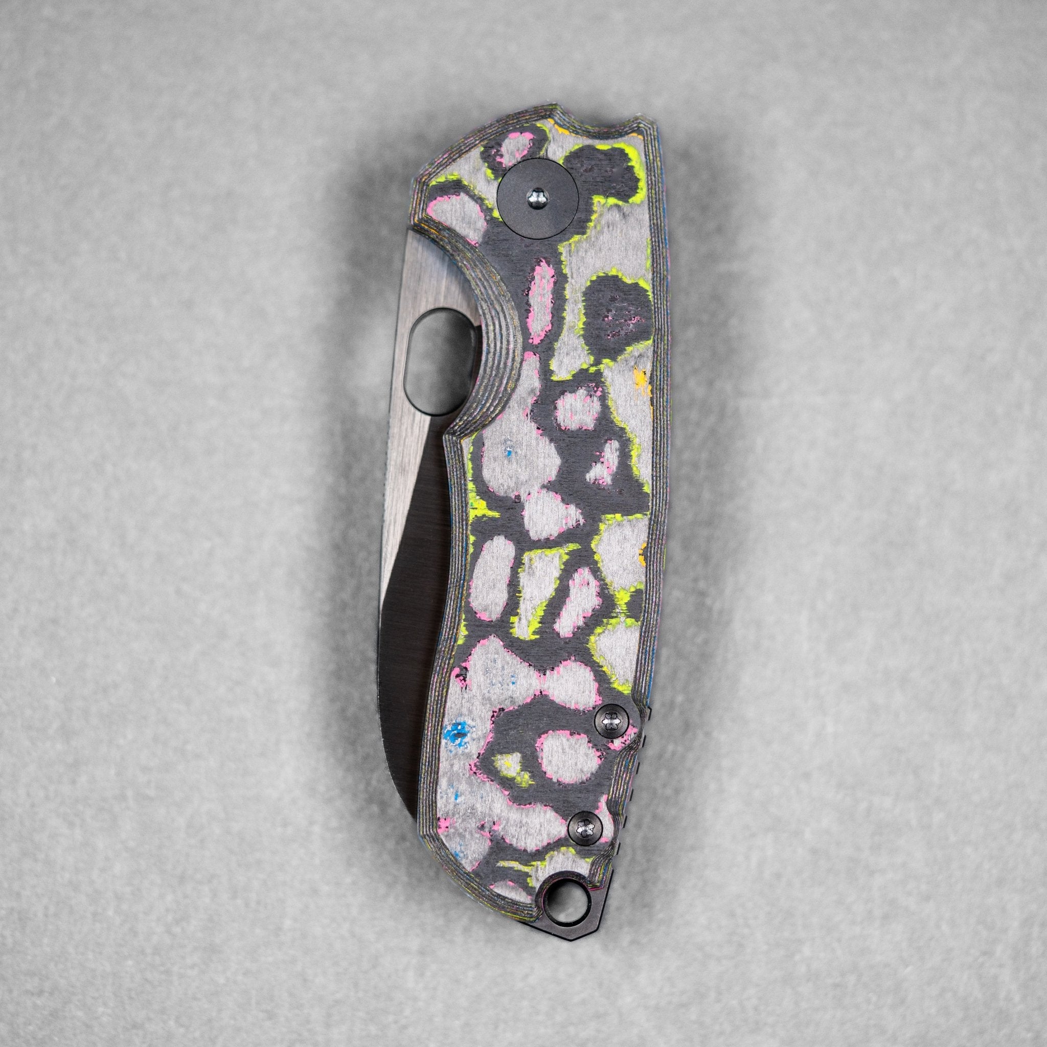 URBAN F5.5 - Belt Satin DLC Magnacut & 80s Camo Carbon – URBAN EDC®