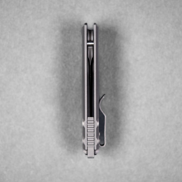 URBAN F5.5 - Dark - Rubbed Magnacut & Darkwashed Titanium - URBAN EDC®