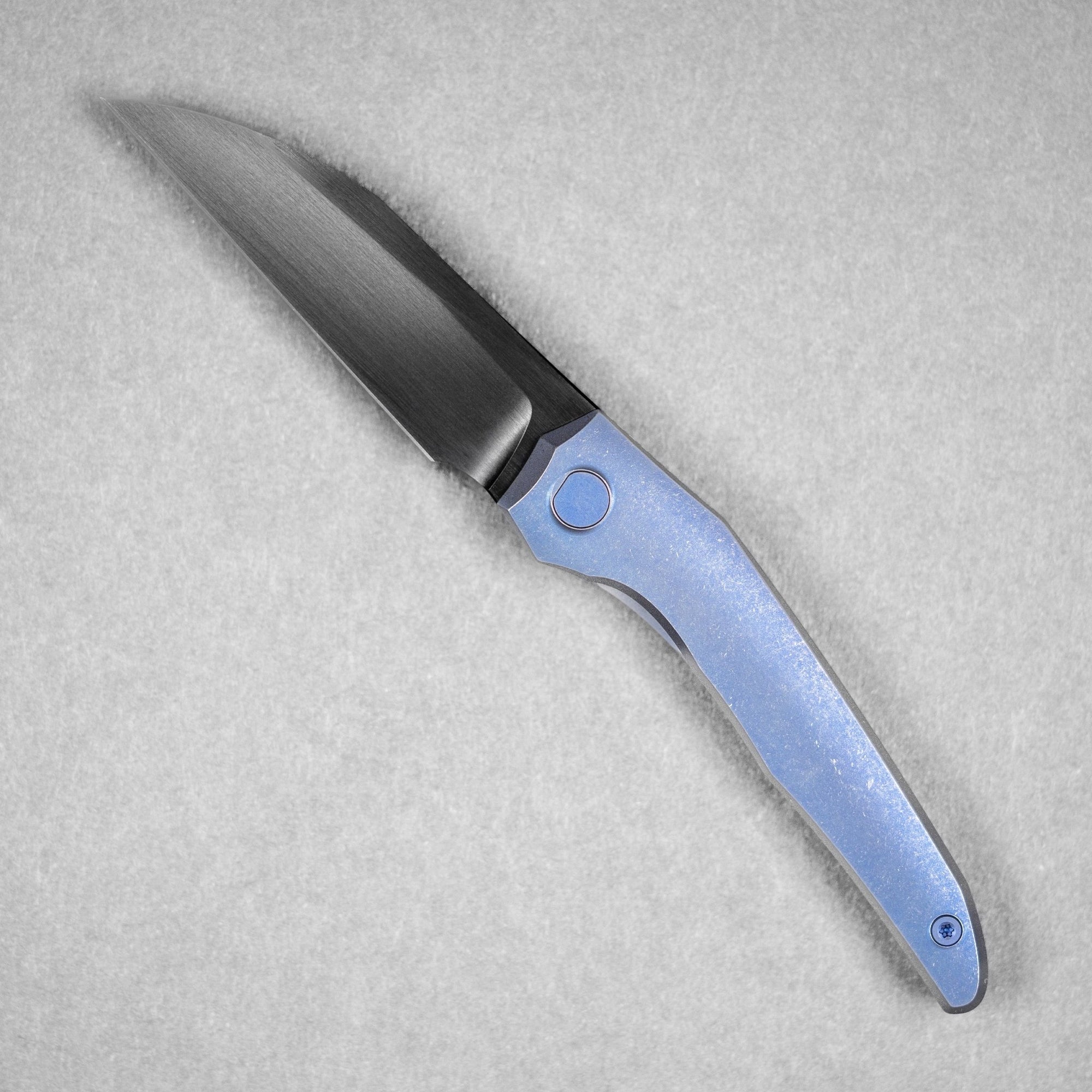URBAN Nitroglide - Polished DLC Hand - Rubbed Magnacut w/ Blurple Anodized Stonewash Titanium - URBAN EDC®