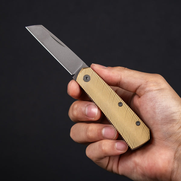 URBAN Straighthawk - Darkwashed Magnacut & Stonewashed Brass w/ Micro Milling - URBAN EDC®