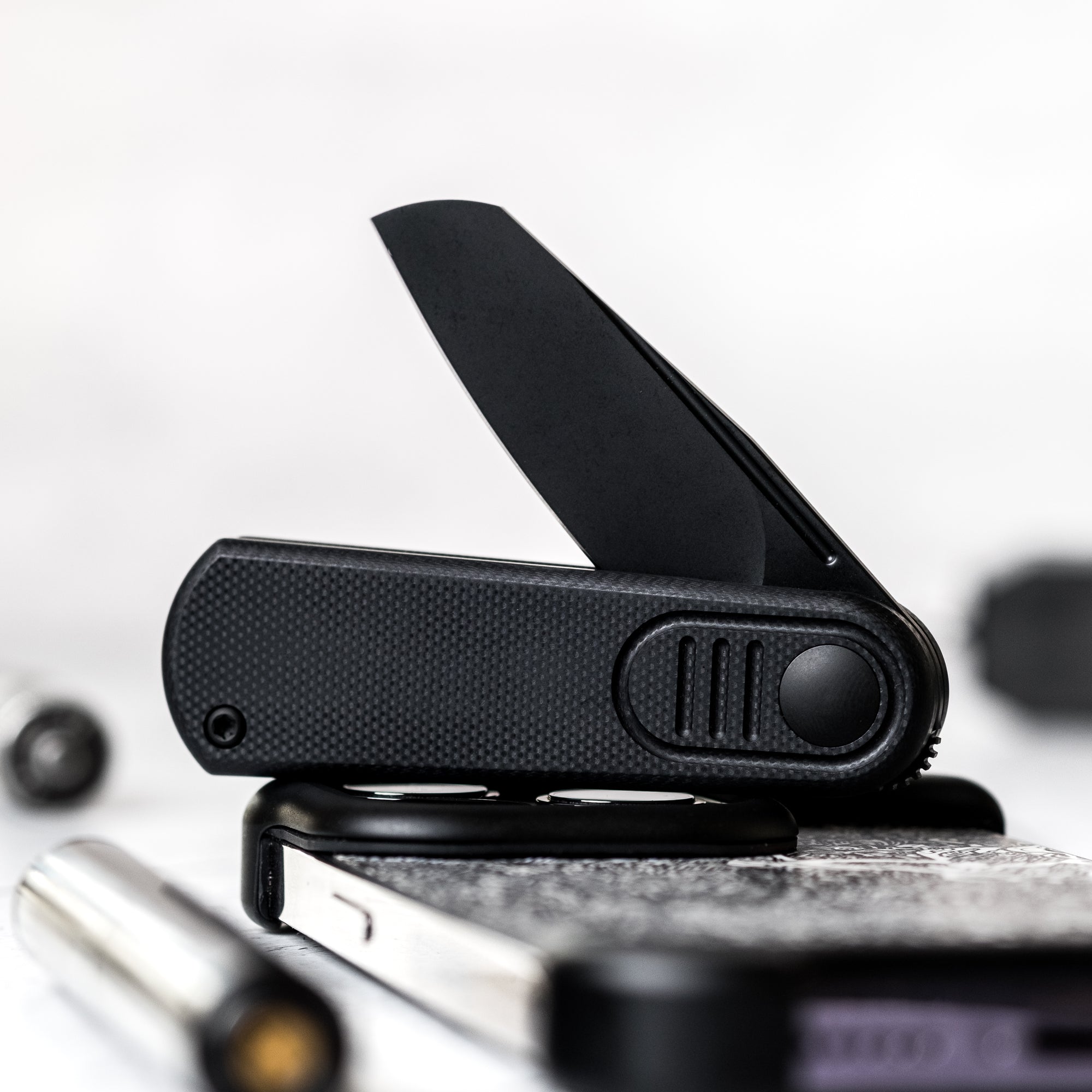 URBAN EDC X EXCESSORIZE ME Baby Barlow - Black G10 (Limited)