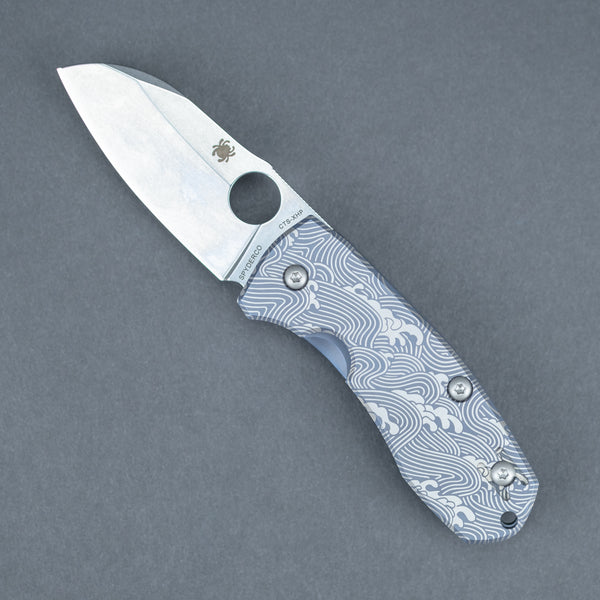 Spyderco Techno 2 - Blue Anodized w/ Modern Seigaiha Motif (Exclusive)