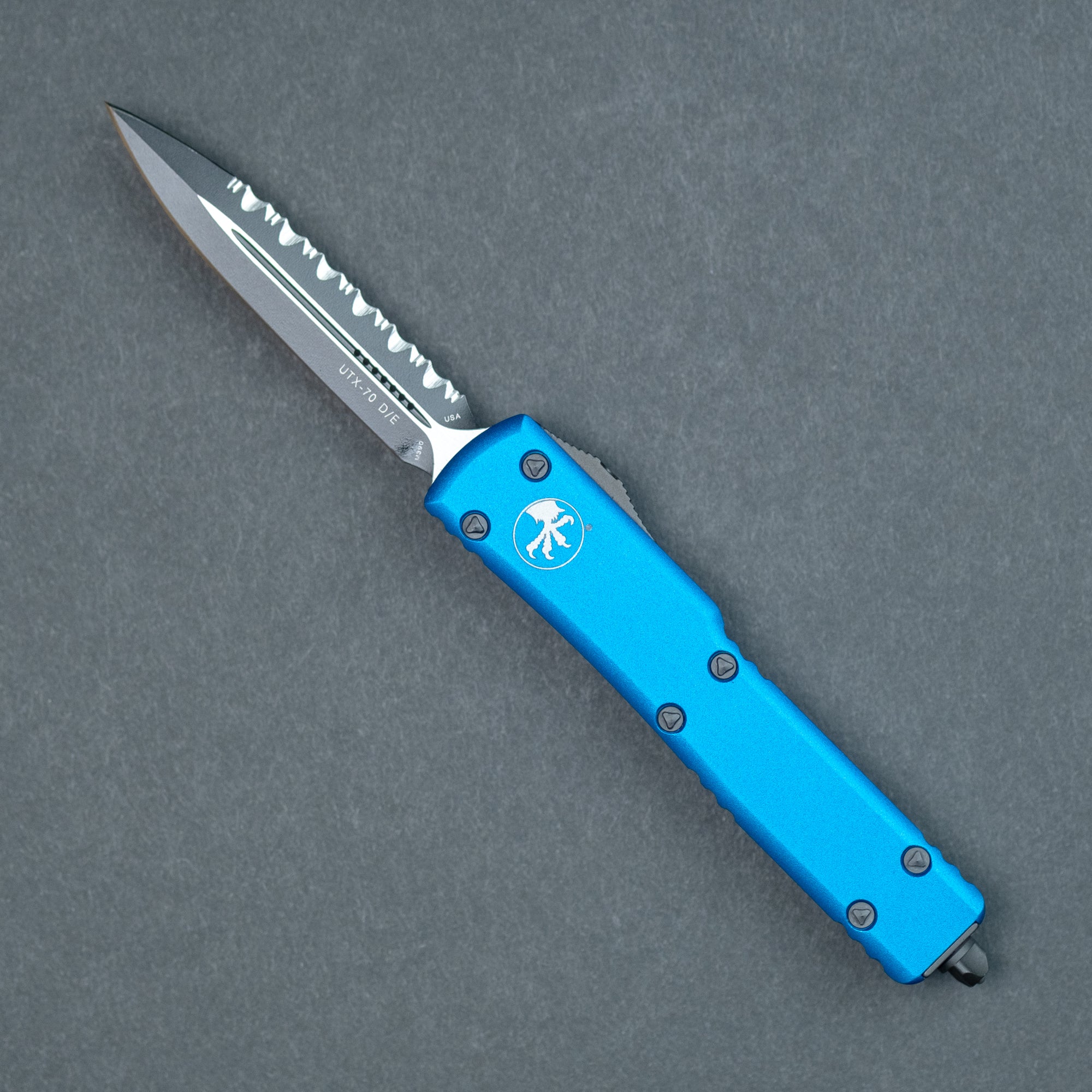 Microtech UTX-70 D/E Black F/S Blue