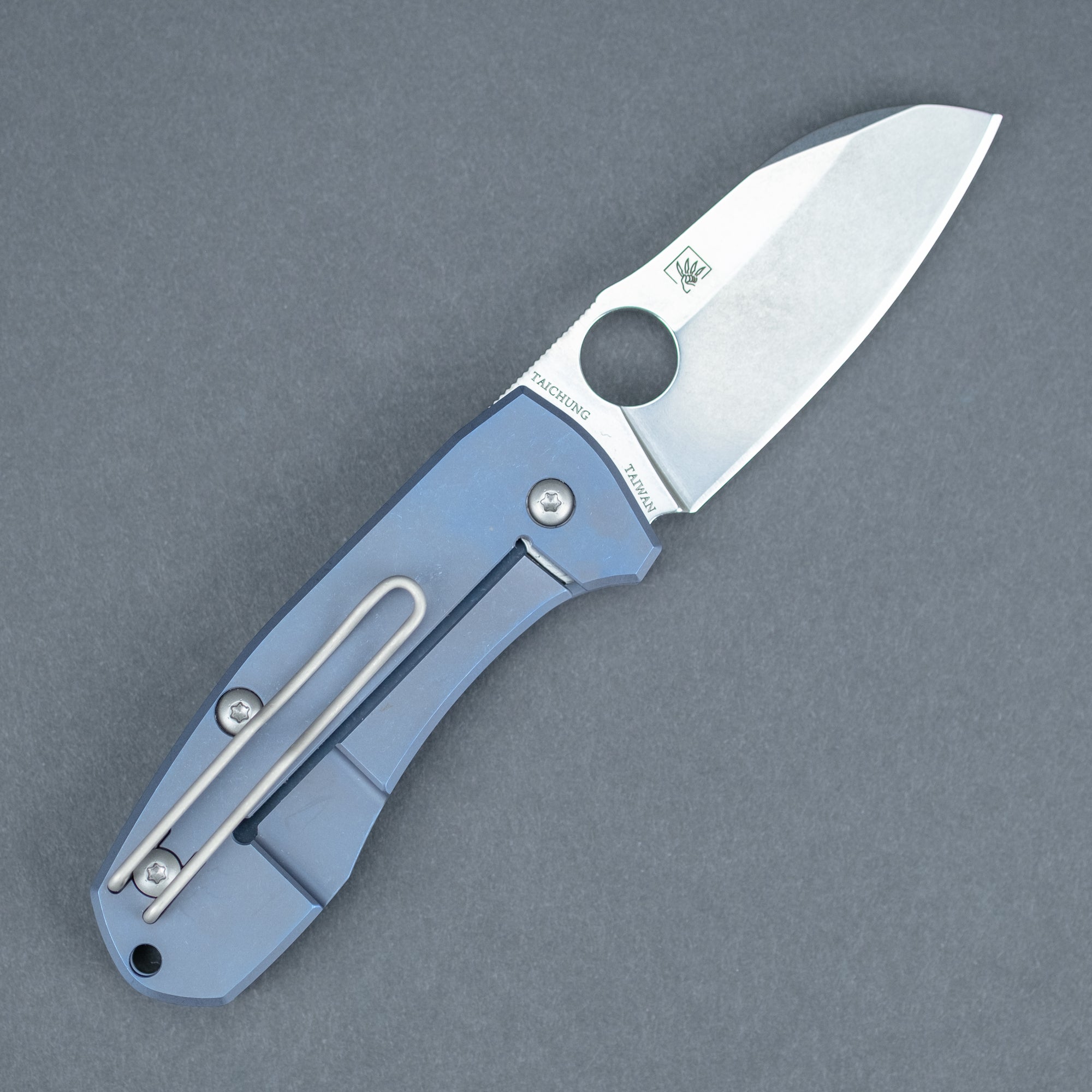 Spyderco Techno 2 - Blue Anodized w/ Modern Seigaiha Motif (Exclusive)