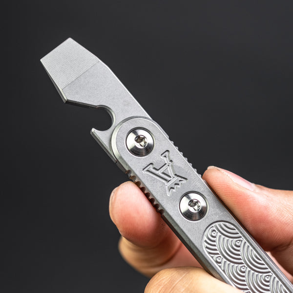 Ansø Knives Astra Prybar - Seigaiha Milled Titanium (Exclusive)