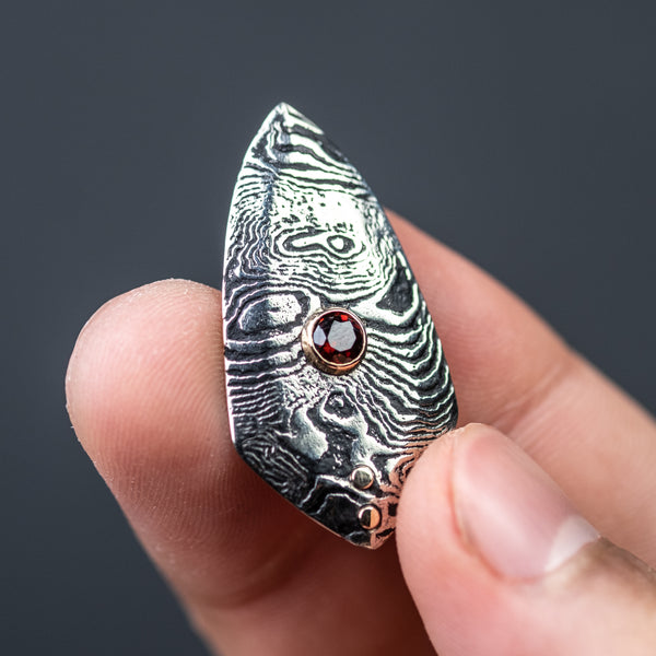 Sacred Skulls Edge Worry Stone - Garnet Inlay (Custom)