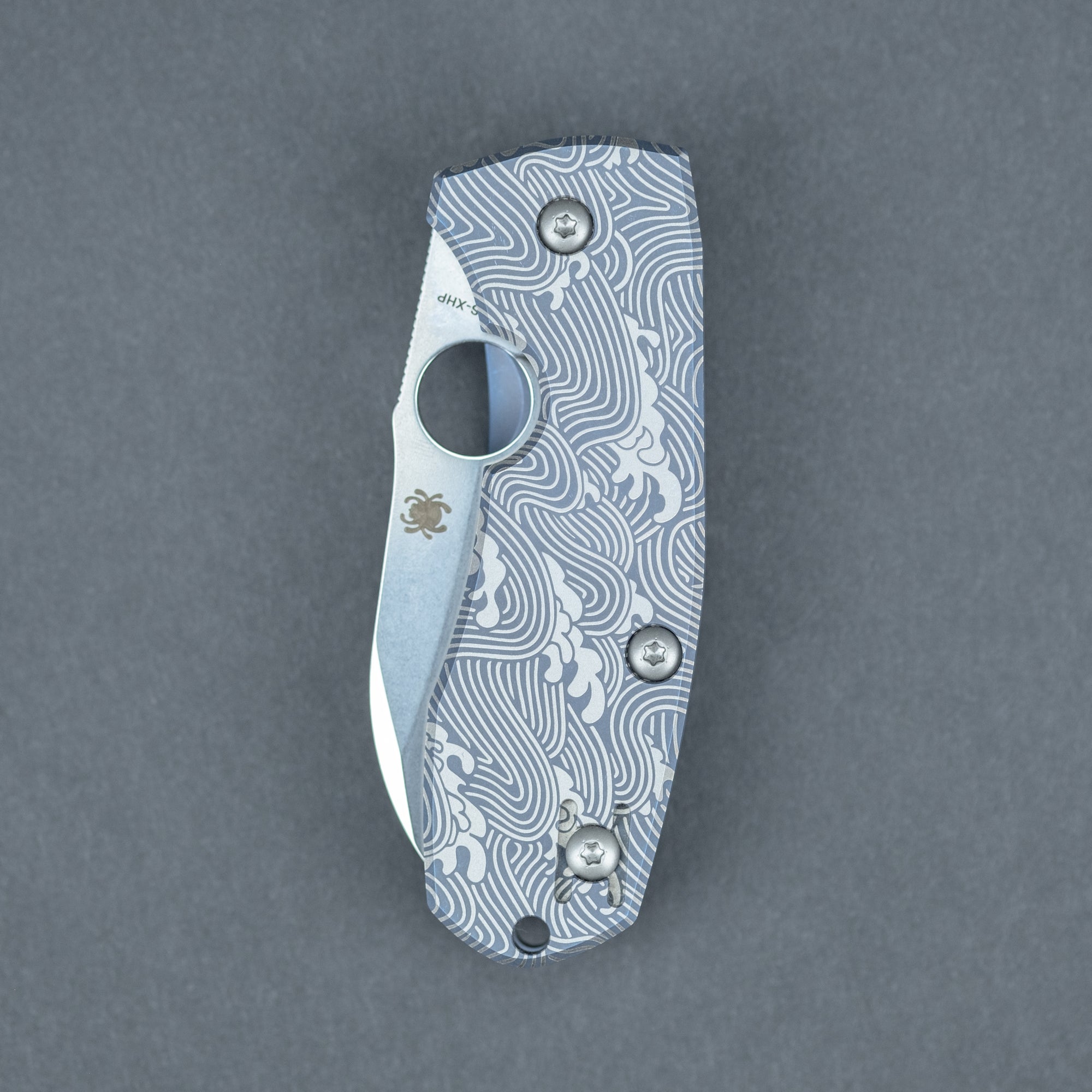 Spyderco Techno 2 - Blue Anodized w/ Modern Seigaiha Motif (Exclusive)