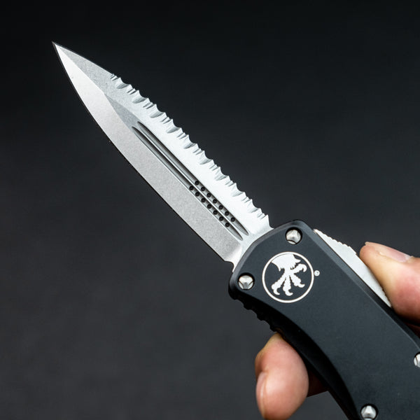 Microtech 702-12 Hera D/E Black Handle - Stonewashed Blade