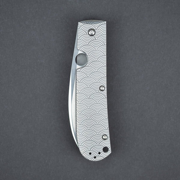 Knife - Spyderco Swayback W/ Seigaiha Motif - Titanium (Exclusive)