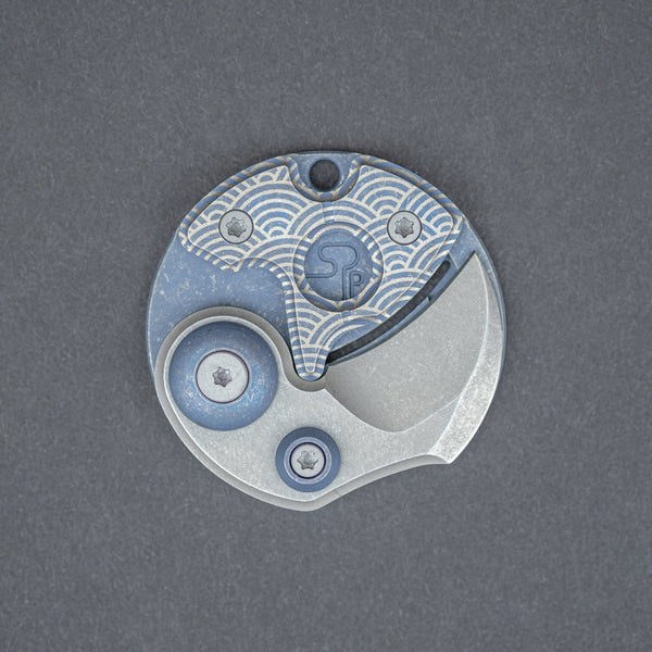 ジャパンテクノロジー カゲロウ サムシングコラボ Serge x URBAN Coin Claw Gen 2 - Seigaiha – URBAN EDC®